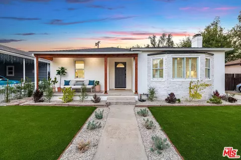 8729 Mcconnell Ave, Los Angeles, CA 90045