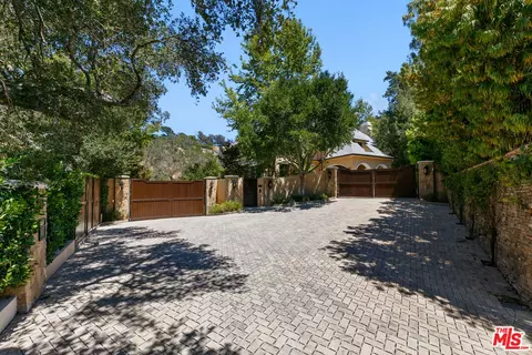 Exterior - 3911 Oeste Ave, Studio City, CA 91604 photo 1 of 17