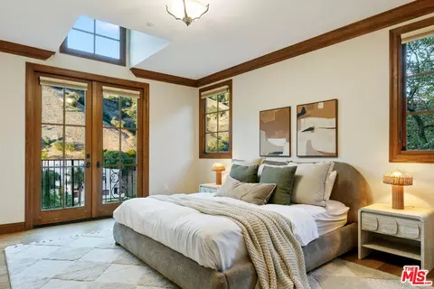 Bedroom - 3911 Oeste Ave, Studio City, CA 91604 photo 7 of 7