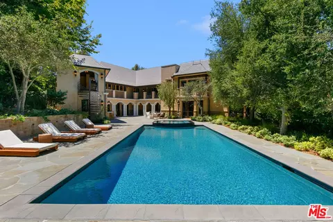 Exterior - 3911 Oeste Ave, Studio City, CA 91604 photo 8 of 17