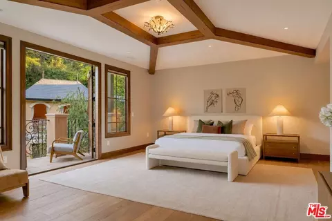 Bedroom - 3911 Oeste Ave, Studio City, CA 91604 photo 1 of 7