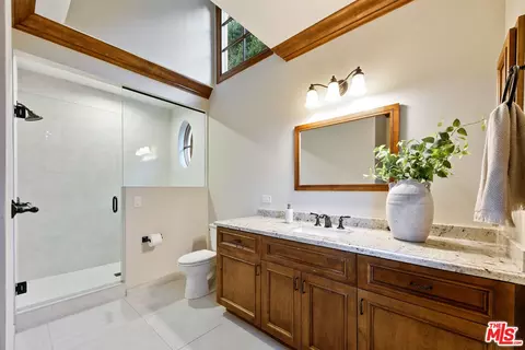 Bath - 3911 Oeste Ave, Studio City, CA 91604 photo 4 of 4