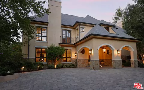 Exterior - 3911 Oeste Ave, Studio City, CA 91604 photo 12 of 17