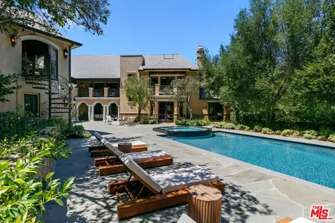 Exterior - 3911 Oeste Ave, Studio City, CA 91604 photo 7 of 17