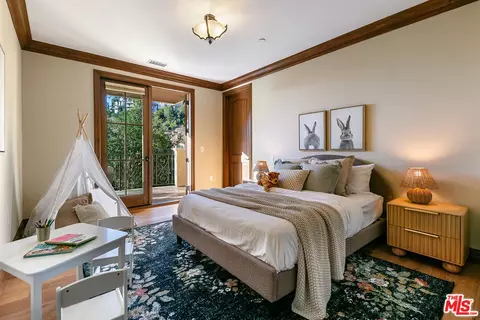 Bedroom - 3911 Oeste Ave, Studio City, CA 91604 photo 5 of 7