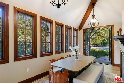 Dining - 3911 Oeste Ave, Studio City, CA 91604 photo 3 of 4