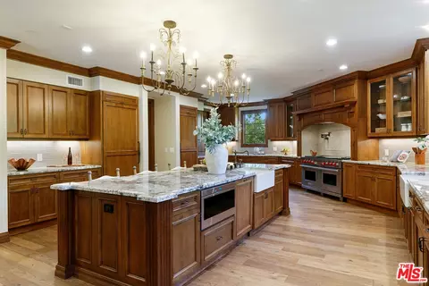 Kitchen - 3911 Oeste Ave, Studio City, CA 91604 photo 1 of 3