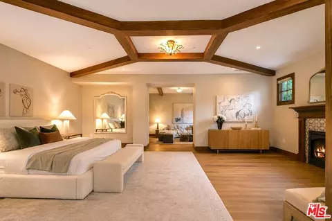 Bedroom - 3911 Oeste Ave, Studio City, CA 91604 photo 2 of 7