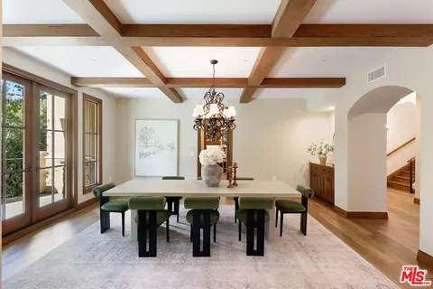 Dining - 3911 Oeste Ave, Studio City, CA 91604 photo 1 of 4