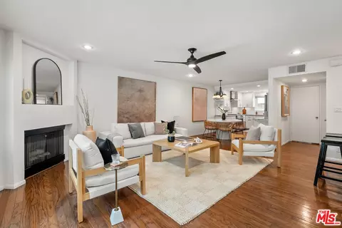 14332 Dickens St #22, Sherman Oaks, CA 91423