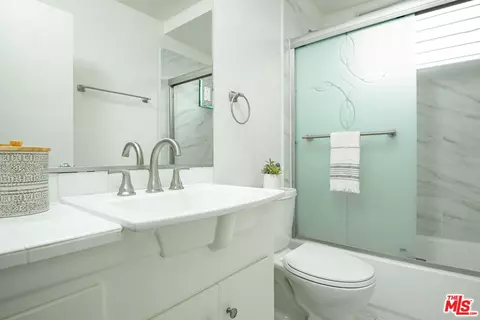 337 N Palm Dr, Beverly Hills, CA 90210 photo 5