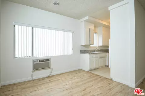 337 N Palm Dr, Beverly Hills, CA 90210 photo 3
