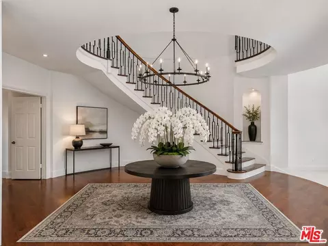 12386 Ridge Cir, Los Angeles, CA 90049