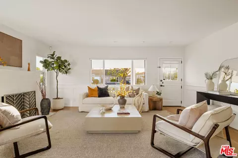 8356 Naylor Ave, Los Angeles, CA 90045