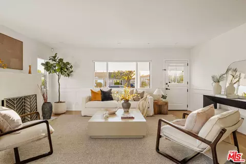 8356 Naylor Ave, Los Angeles, CA 90045