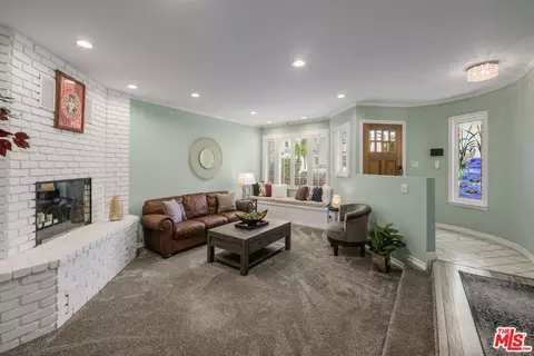 Living - 118 3rd St, Seal Beach, CA 90740 photo 3 of 7