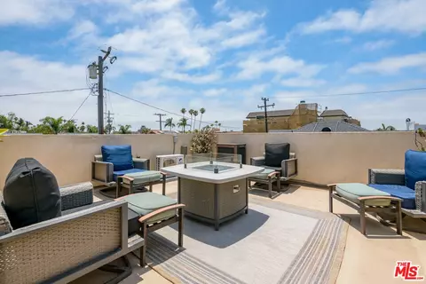 Exterior - 118 3rd St, Seal Beach, CA 90740 photo 5 of 5