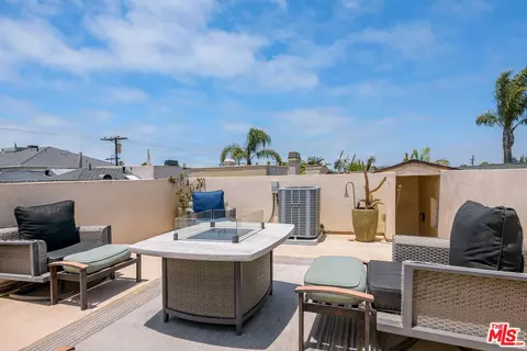 Exterior - 118 3rd St, Seal Beach, CA 90740 photo 4 of 5