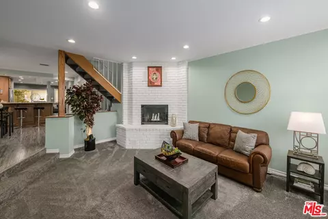 Living - 118 3rd St, Seal Beach, CA 90740 photo 1 of 7
