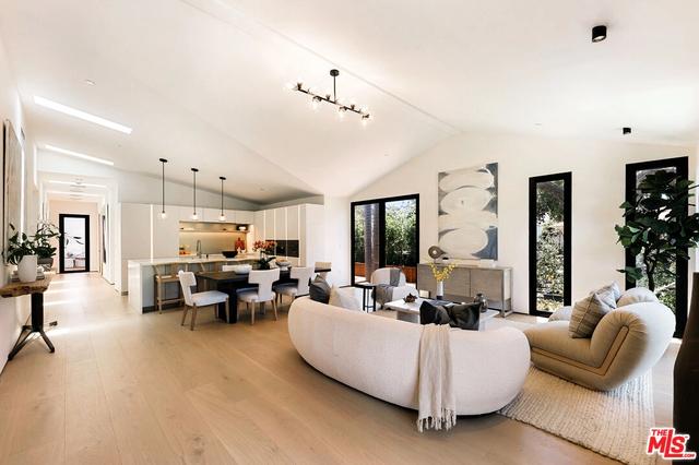 2202 California Ave, Santa Monica, CA 90403