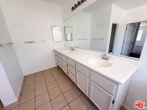 Bath - 3147 W Lingard St, Lancaster, CA 93536 photo 3 of 4