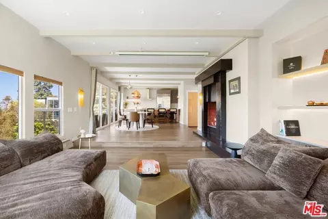 3233 Tareco Dr, Los Angeles, CA 90068