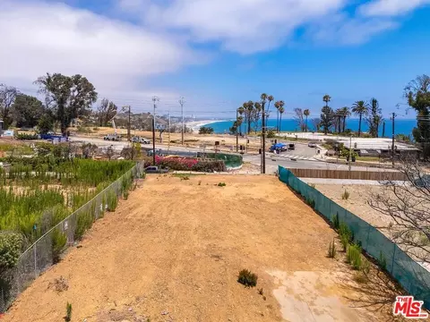 17034 Livorno Dr, Pacific Palisades, CA 90272