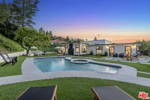 3218 Fond Dr, Encino, CA 91436