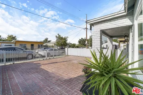 Exterior - 824 W Palmer St, Compton, CA 90220 photo 6 of 12
