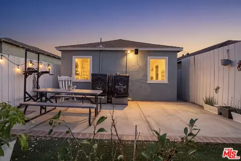 Exterior - 824 W Palmer St, Compton, CA 90220 photo 2 of 12