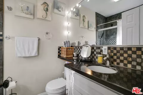 Bath - 824 W Palmer St, Compton, CA 90220 photo 1 of 2