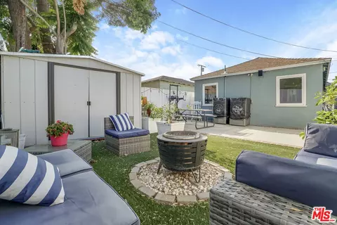 Exterior - 824 W Palmer St, Compton, CA 90220 photo 11 of 12