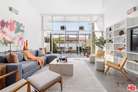 803 Wilcox Ave #4, Los Angeles, CA 90038
