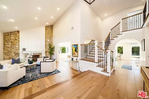 27 Horseshoe Ln, Palos Verdes Peninsula, CA 90274
