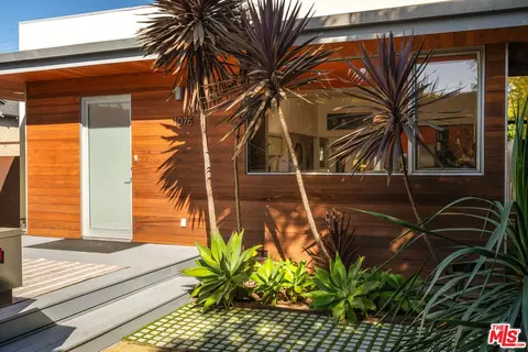 1076 Palms Blvd, Venice, CA 90291