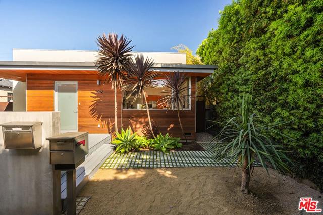 1076 Palms Blvd, Venice, CA 90291