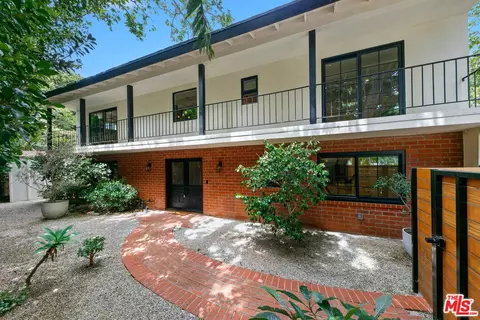 30601 Sicomoro Dr, Malibu, CA 90265