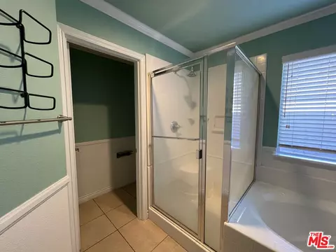 Bath - 3045 E Newgrove St, Lancaster, CA 93535 photo 3 of 4