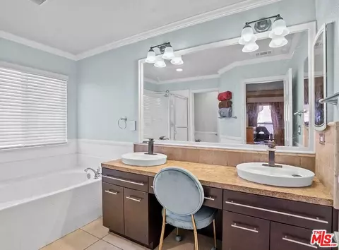 Bath - 3045 E Newgrove St, Lancaster, CA 93535 photo 4 of 4