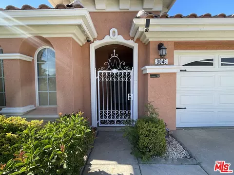 Exterior - 3045 E Newgrove St, Lancaster, CA 93535 photo 2 of 8
