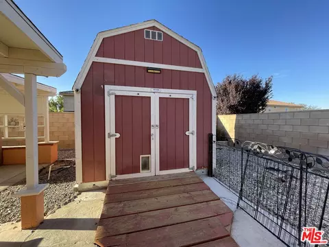 Exterior - 3045 E Newgrove St, Lancaster, CA 93535 photo 5 of 8