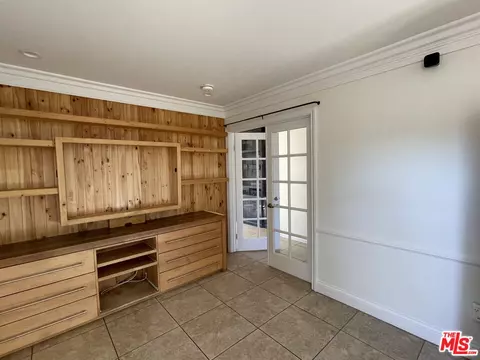 Living - 3045 E Newgrove St, Lancaster, CA 93535 photo 2 of 3