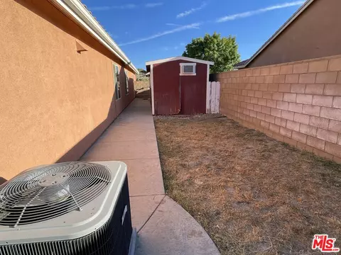 Exterior - 3045 E Newgrove St, Lancaster, CA 93535 photo 7 of 8