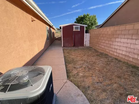 3045 E Newgrove St, Lancaster, CA 93535 photo 15