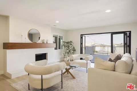 1747 Wollacott St, Redondo Beach, CA 90278