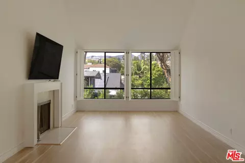 1900 Vine St #403, Los Angeles, CA 90068