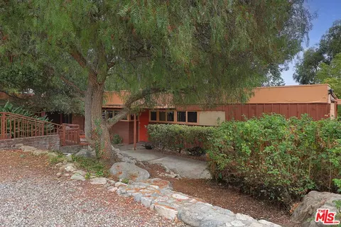 2342 Panorama Dr, La Crescenta, CA 91214