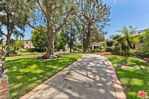 800 Warner Ave, Los Angeles, CA 90024