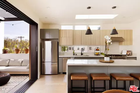 836 N Mccadden Pl, Los Angeles, CA 90038