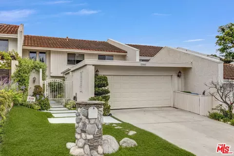 2544 Angelo Dr, Los Angeles, CA 90077